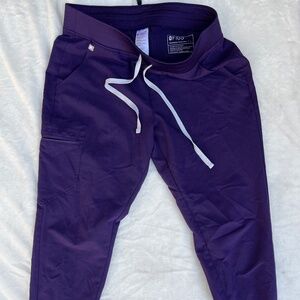 FIGS Technical Collection Jogger Scrub Pants – Purple Jam, Size L
